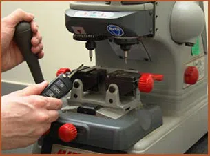 Roslindale Locksmith Store Roslindale, MA 617-449-7502 - 14-auto-car-key-cut